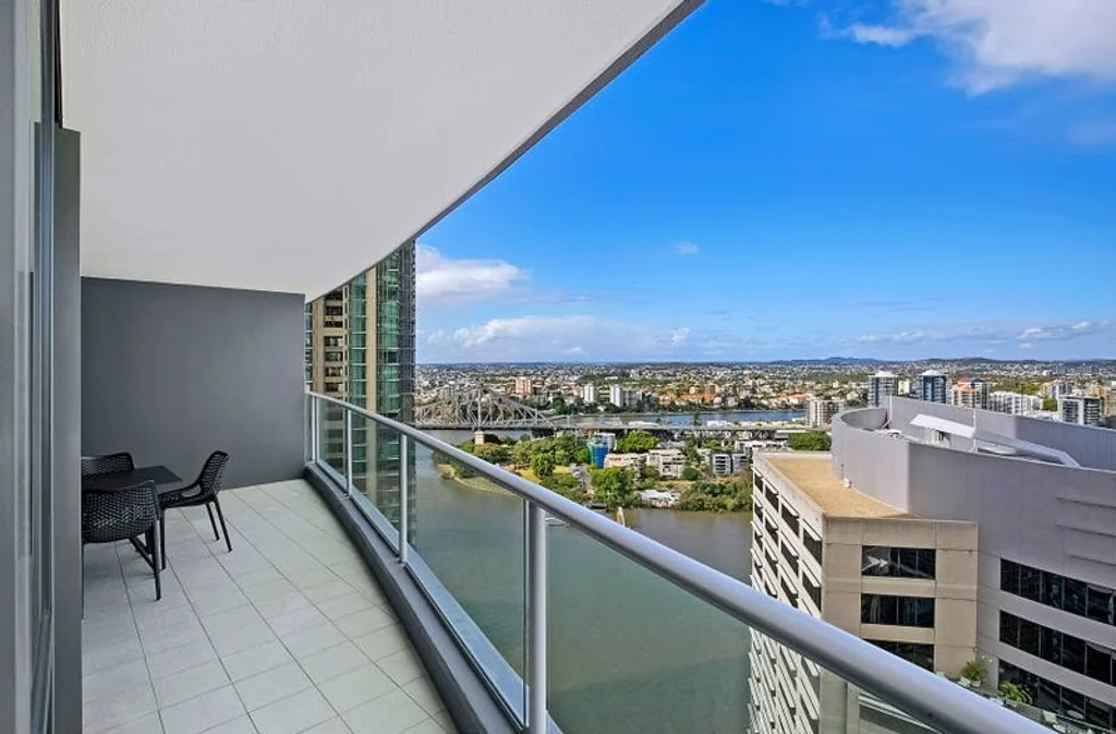 Brisbane City 2Phòng ngủ High Rental Yield Opportunity with River Views in a Prime CBD Location