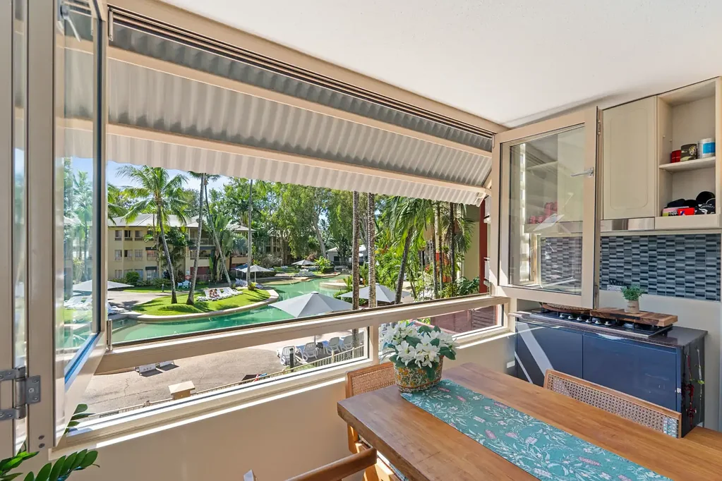 Palm Cove 2房  Sophisticated coastal retreat with all-weather entertaining