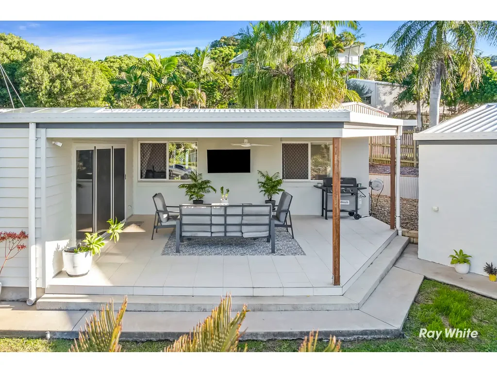 Fully Renovated Coastal Retreat in Barlows Hill