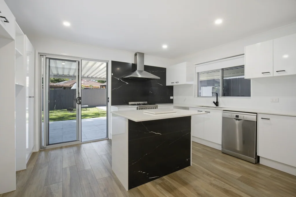 7 Jabiluka Drive, Highland Park, QLD 4211