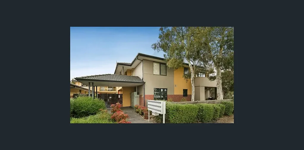 2 BEDROOMS WITHING WALKING DISTANCE TO EVERYTHING THAT CLAYTON HAS TO OFFER