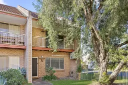 UNIT 6 9 GROVE CCT, Lake Illawarra