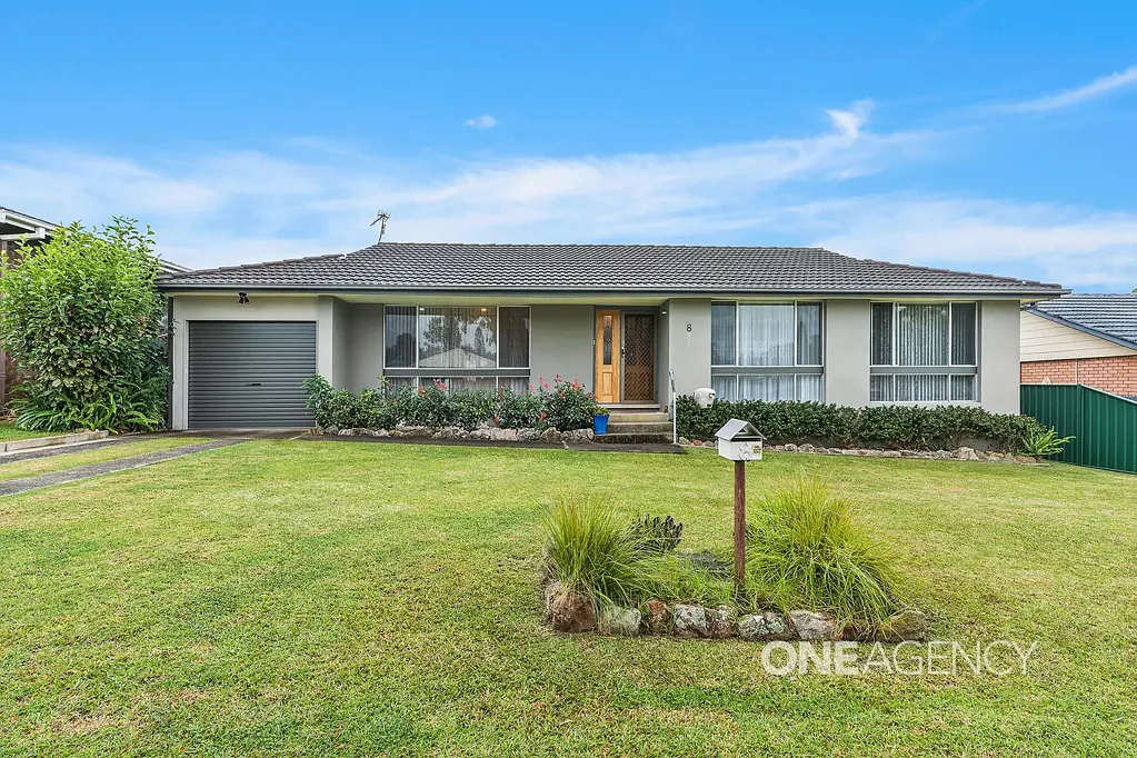 8 Monk Crescent, Bomaderry, NSW 2541