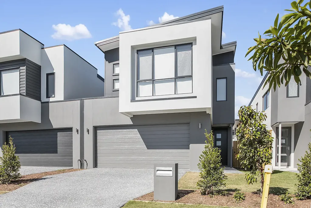 Modern Bayside Living in the Heart of Newport - Rent is increasing from $750 to $810 Per Week on 28/01/2027