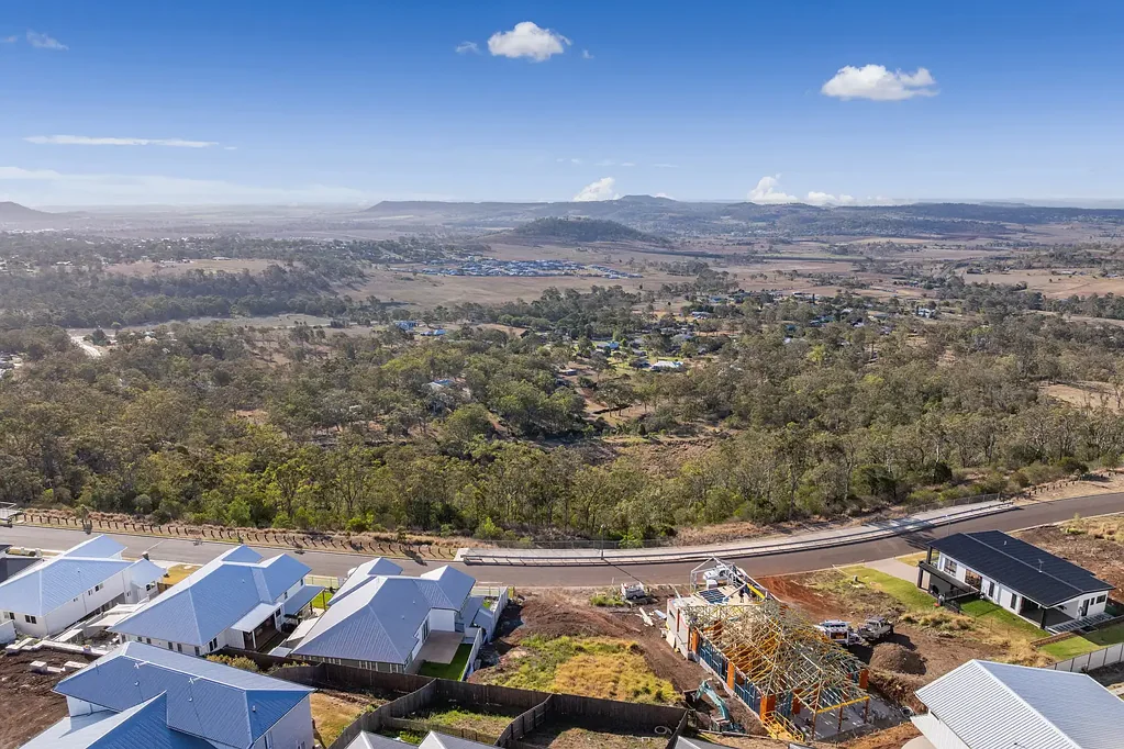 Cranley Panoramic Views & Peaceful Elevated Living