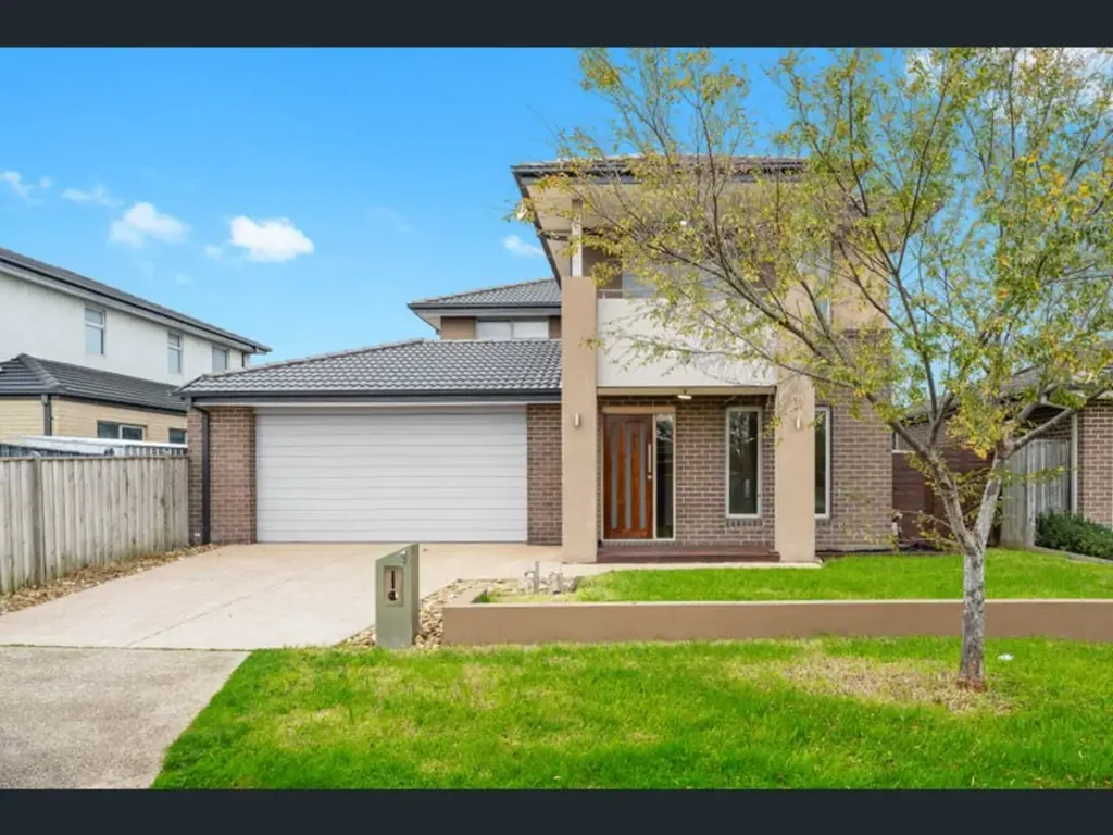 Family Living in Prestigious Marriott Waters Estate