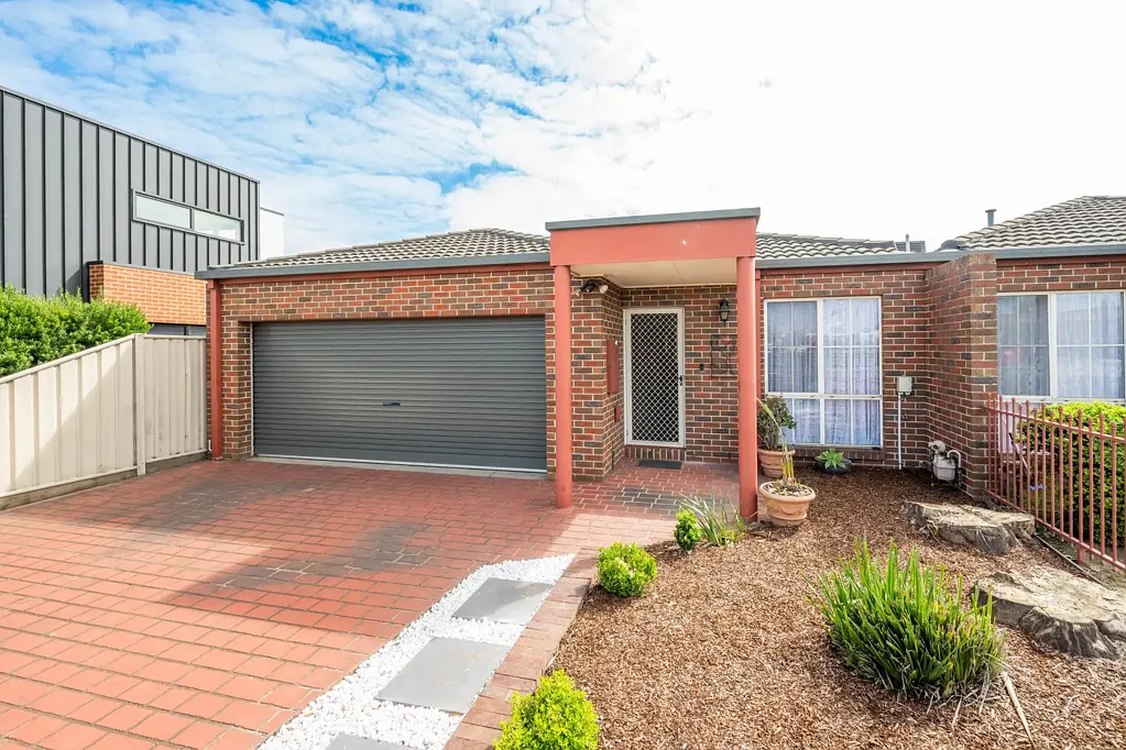 Shepparton 3Kwarto Central CBD Townhouse on Own Title!
