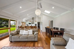 8 Backler Street, Robe