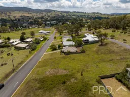 28 BOORAL AVE, Tumut