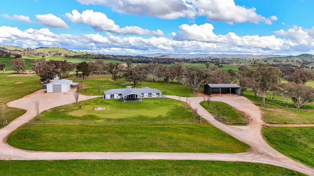 Gulgong  WHERE LUXURY LIVING MEETS PRODUCTIVE COUNTRY LIFE