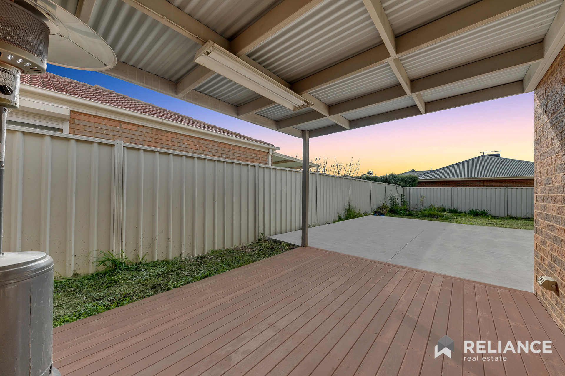 17 NARACOORTE DR, CAROLINE SPRINGS VIC 3023, 0房, 0浴, House