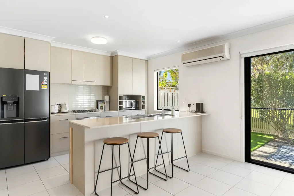 Tugun 3 Slaapkamer Spacious 3-Bedroom Townhouse with Park Views & All-Day Sunshine in “The Parc” Estate.