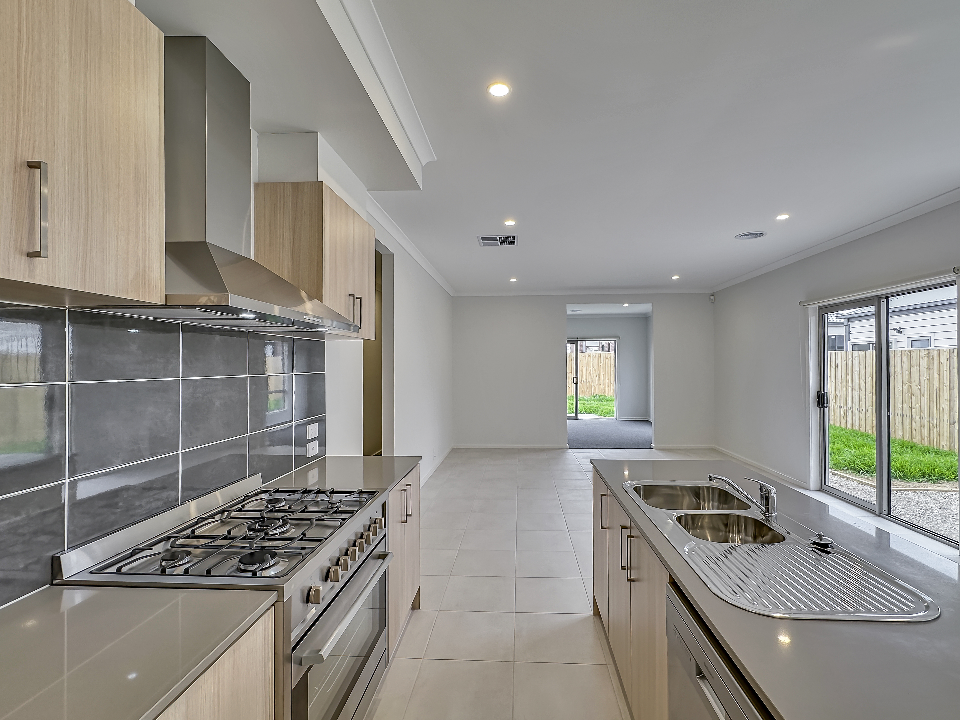 7 BARINGHUP ST, EYNESBURY VIC 3338, 0 habitaciones, 0 baños, House