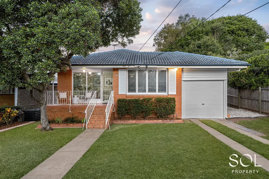 25 Cranbourne Street, Chermside West, QLD 4032