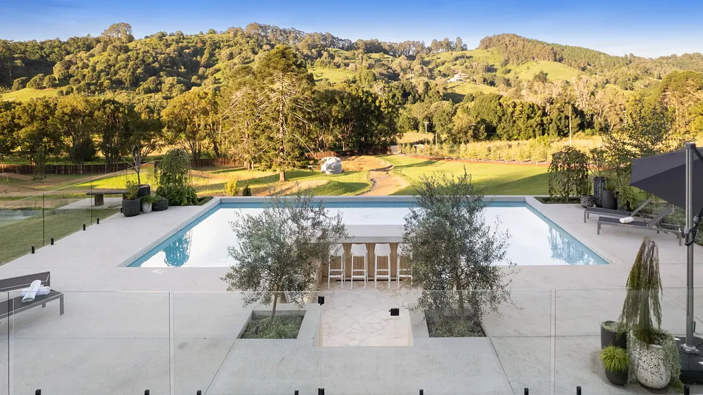Federal 4ਬੈੱਡਰੂਮ SELLER MOVING ON – open to all serious offers! - Refined Rural Escape – Designer Pool, Expansive Multi-Use Shed & Scenic Motorbike Track on 6 Acres