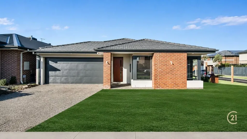 Aintree 4房 465m²宽敞地块 街角位置 现代厨房 双车库 优质电器 学区便捷 Modern Family Living in the Heart of Aintree