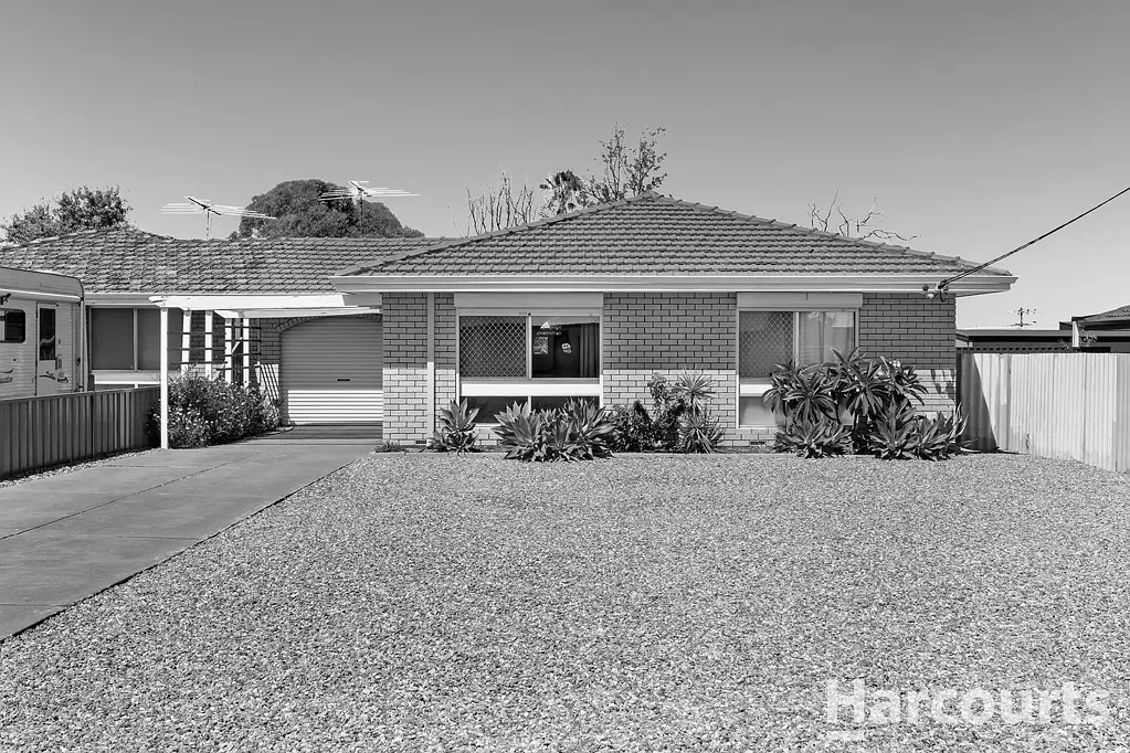 1/4 Scrivener Place, Halls Head, WA 6210