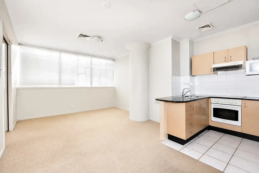 Sun-Filled Apartment in the Heart of Surry Hills