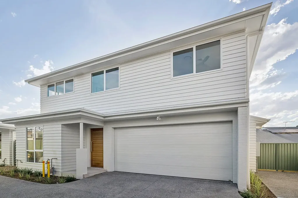 Engadine 4ਬੈੱਡਰੂਮ Brand new townhouse brings sublime sense of space