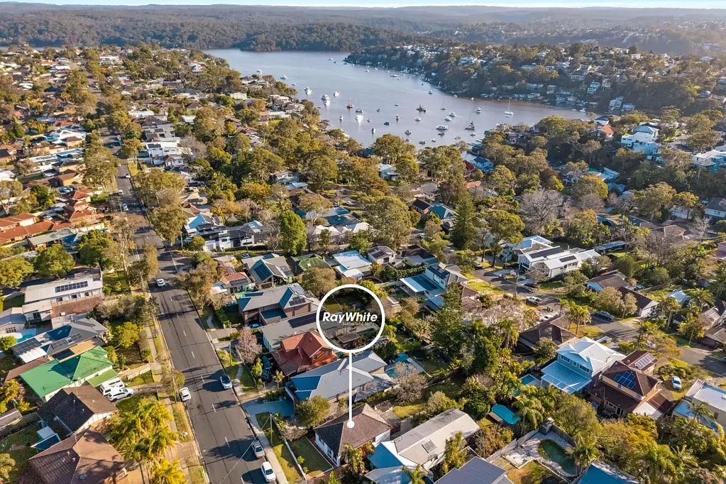 Caringbah South 3ਬੈੱਡਰੂਮ Endless Potential in a Prime Pocket of Caringbah South