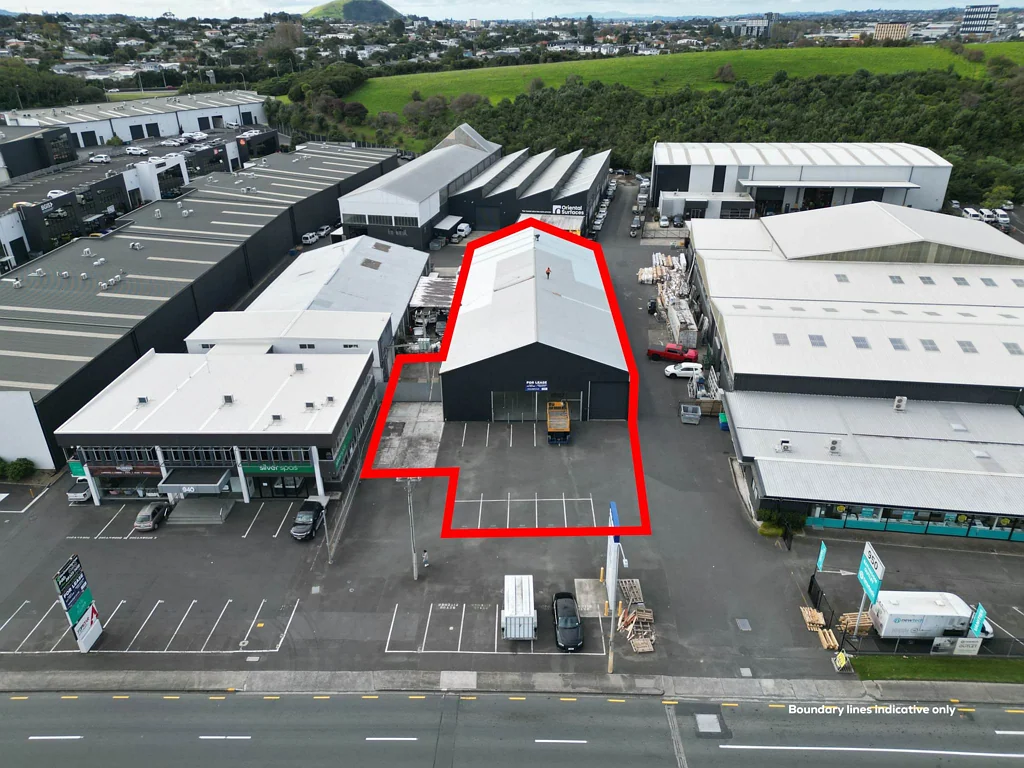 Penrose WAREHOUSE OR SHOWROOM WITH EXPOSURE
