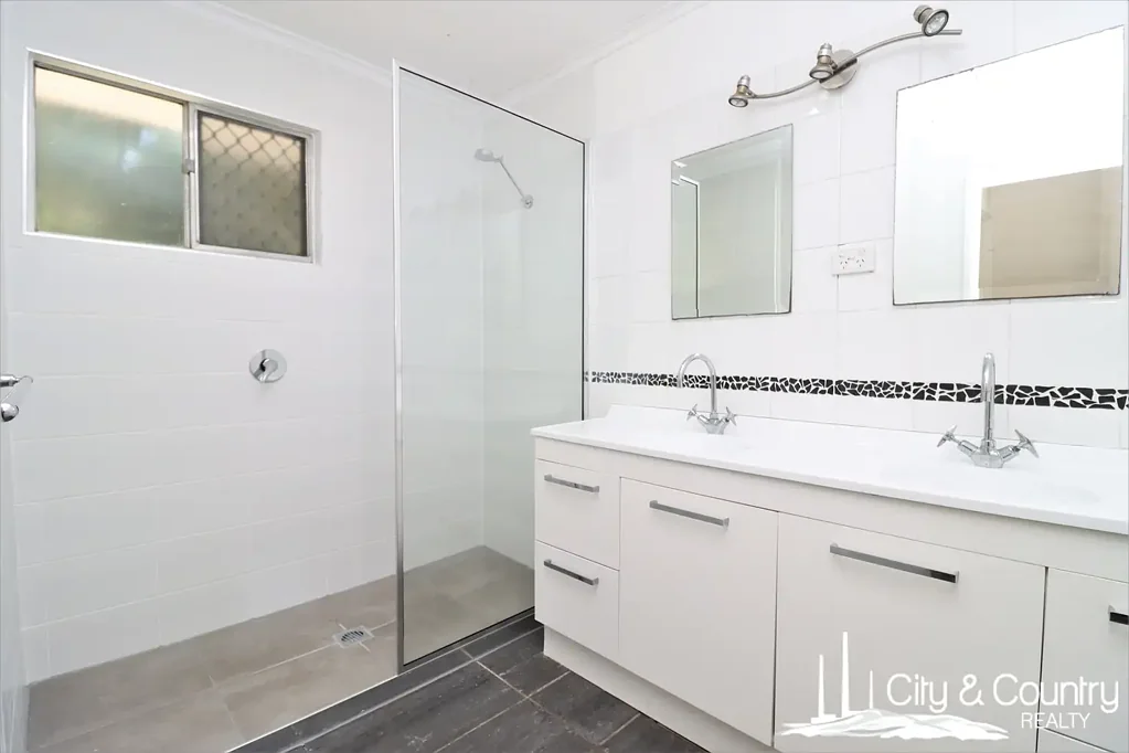 5 Flinders Way, Mount Isa, QLD 4825