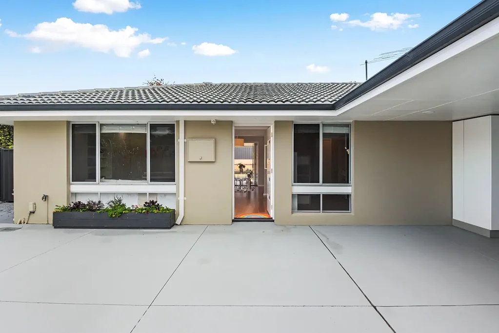 Nedlands 3 Bedroom Location, location, location!