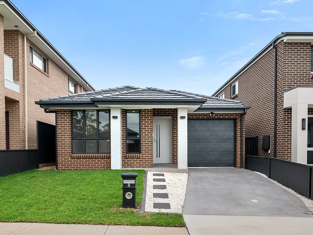 8 Scythe Avenue,, Austral, NSW 2179