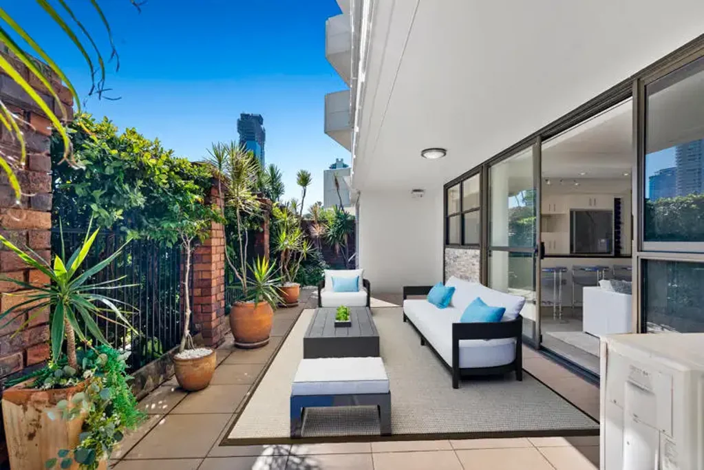 2/18 Commodore Drive, Surfers Paradise, QLD 4217