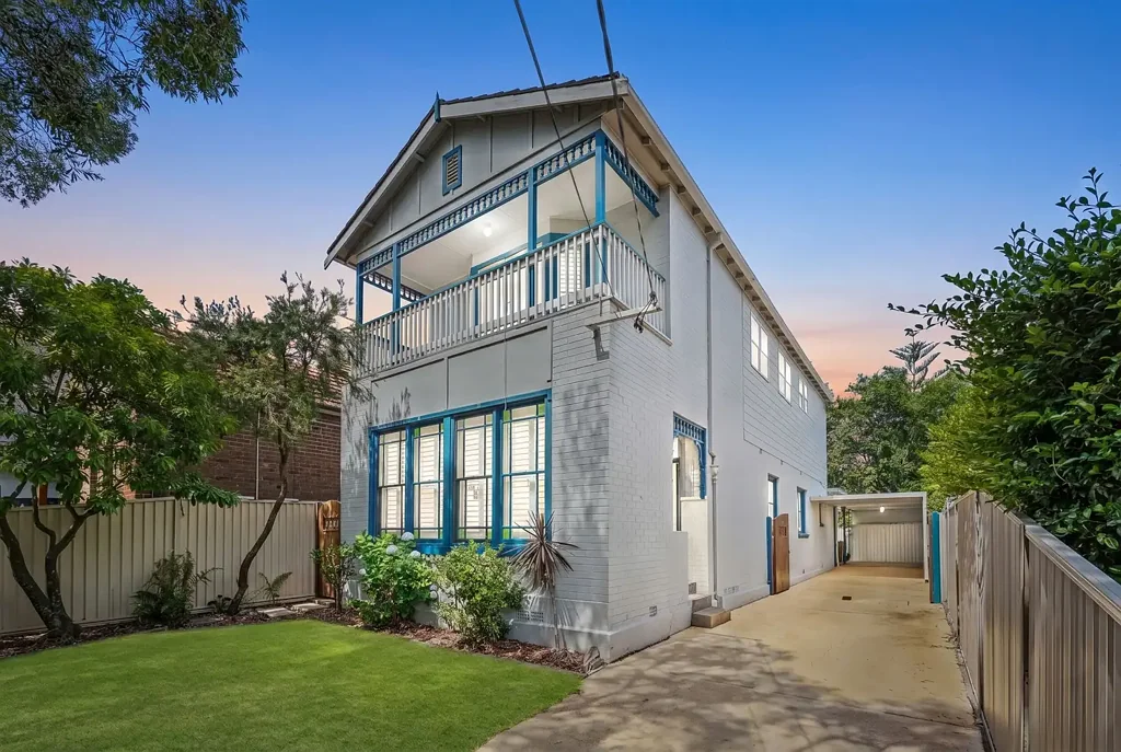 Concord West 5ห้องนอน Beautifully Elevated on a Quiet, Leafy Street.