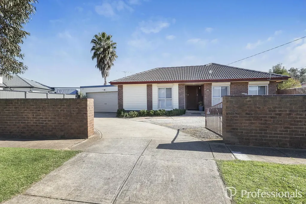 Melton South 3બેડરૂમ Renovated Family Living on an Impressive 893m²
