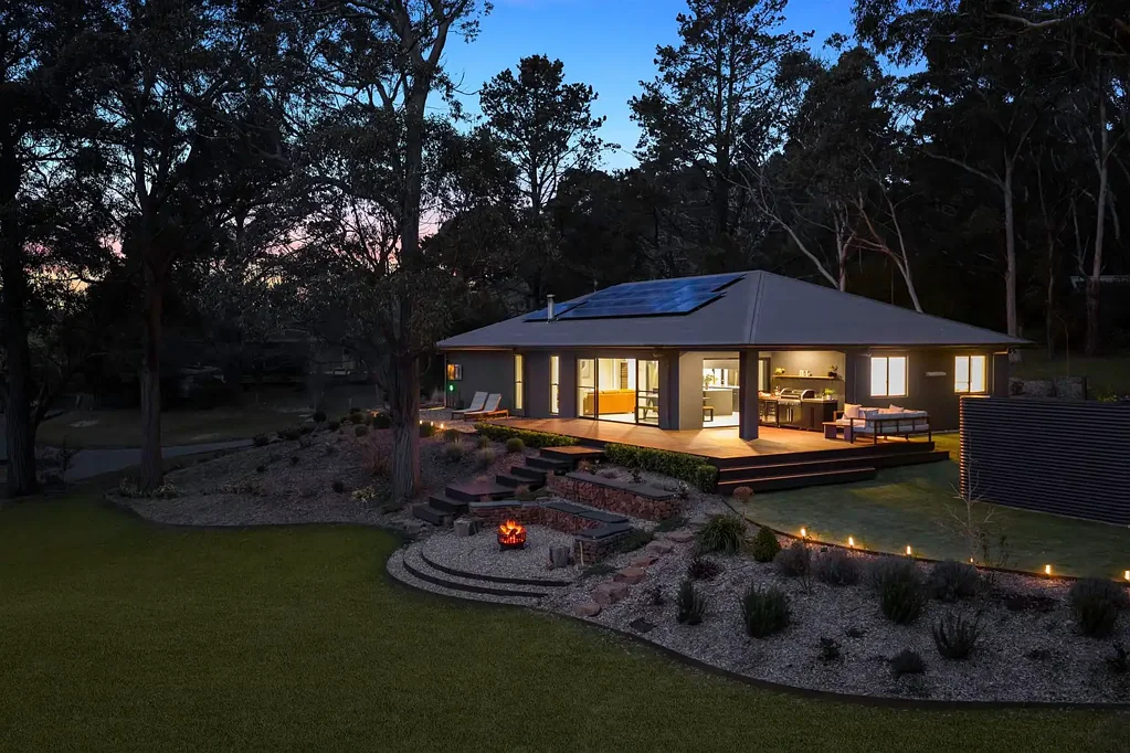 Bundanoon 4 Bedroom Modern Country Elegance on Over an Acre