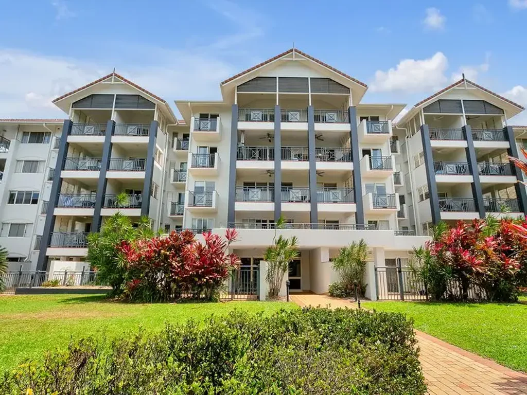 Esplanade Living with Stunning Views