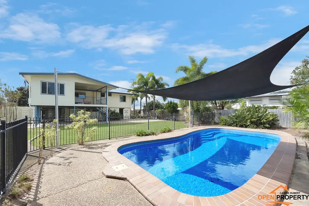 Condon 3房  Space, Versatility & Poolside Fun
