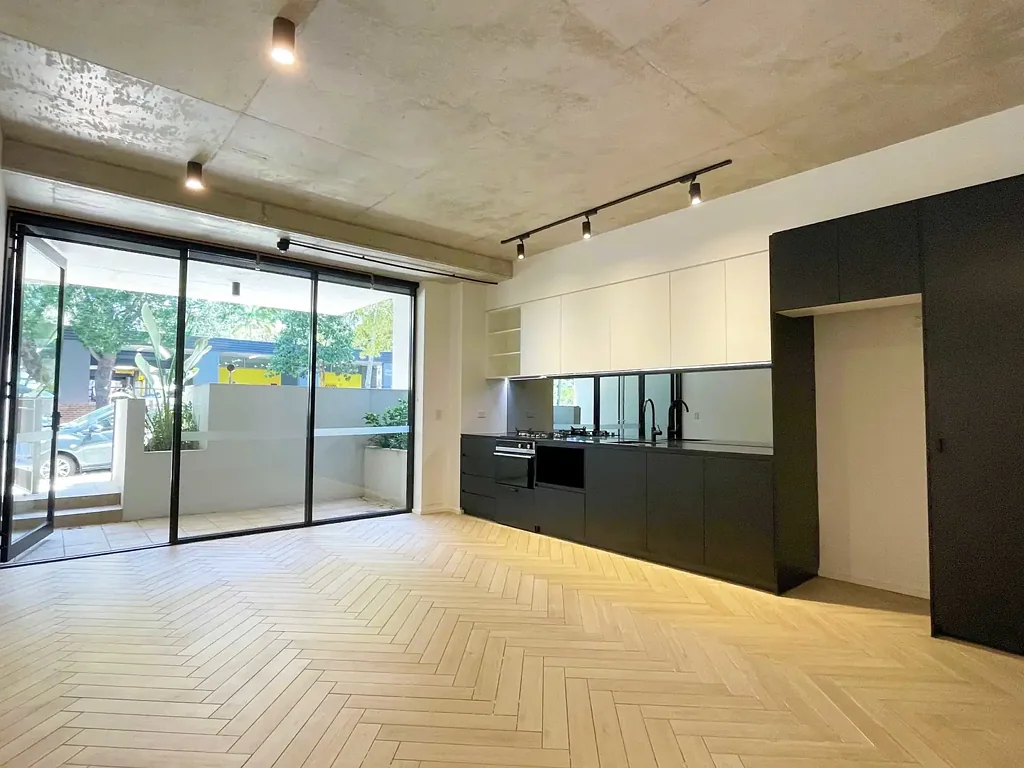 MODERN GROUND FLOOR APARTMENT