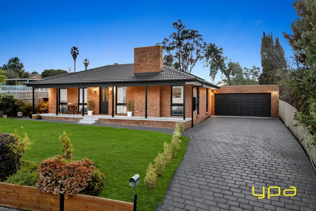 Hallam 4房 全面翻新住宅 四卧两浴 双车库 大地块 Hallam好区 Delightful Family Home in Hallam