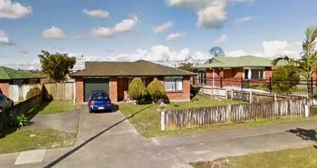 3 Bedrooms in Flat Bush