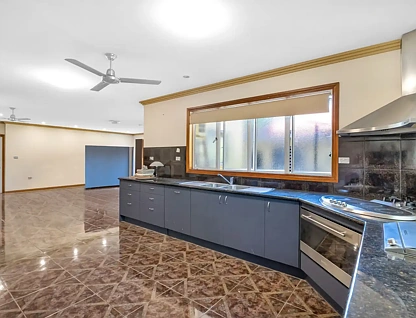 19 Byrnes Street, Mareeba, QLD 4880, 6 ਕਮਰੇ, 3 ਬਾਥਰੂਮ, House