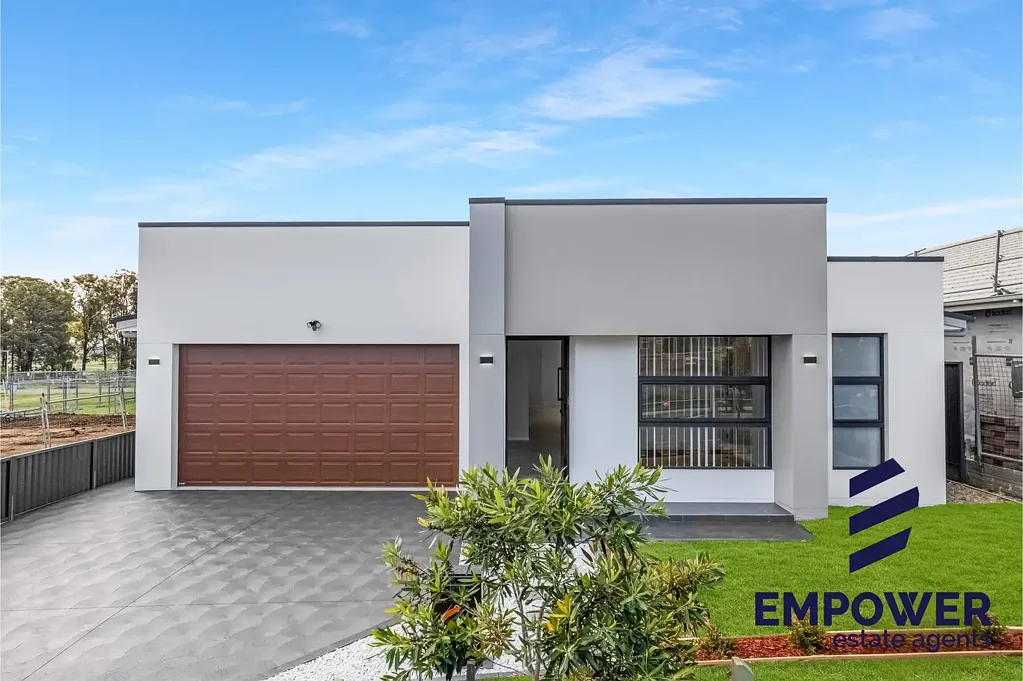 LUXURY BRAND NEW 4 BEDROOM HOUSE FOR RENT IN FIGTREE HILL