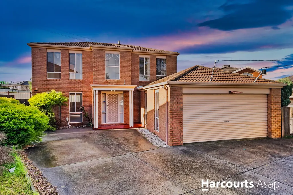 Noble Park North 4Habitaciones Spacious Family Living with Multiple Living Zones and Room to Entertain