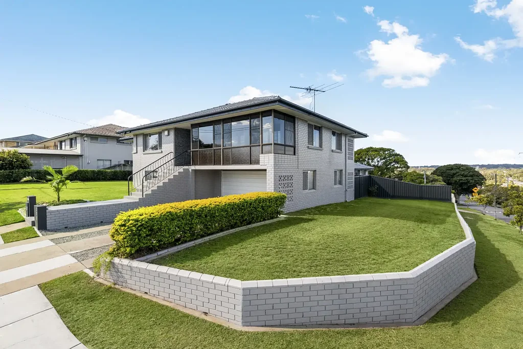 1 Mingera Street, Mansfield, QLD 4122