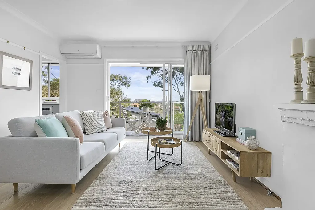 HOLDING DEPOSIT RECEIVED - Viewings cancelled