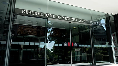 NZ住宅总价值9个月蒸发$1320亿！房价还会继续跌吗？央行最新报告真相了……