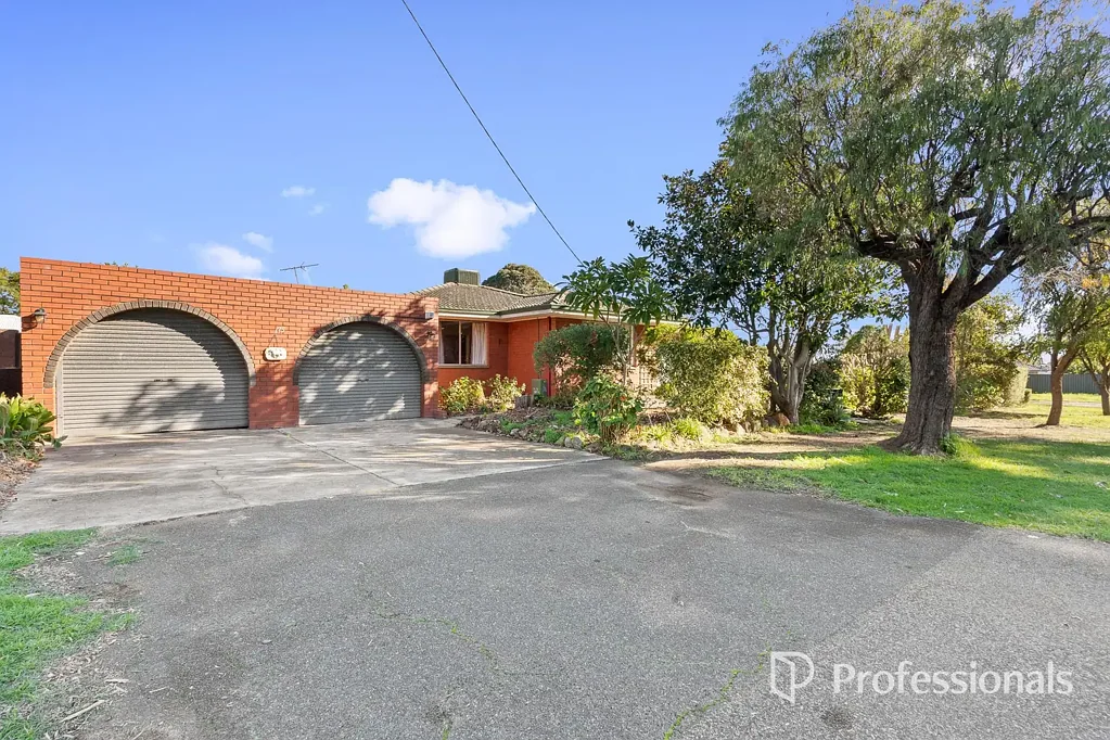 Charming home on Corner block in ideal location!!!
