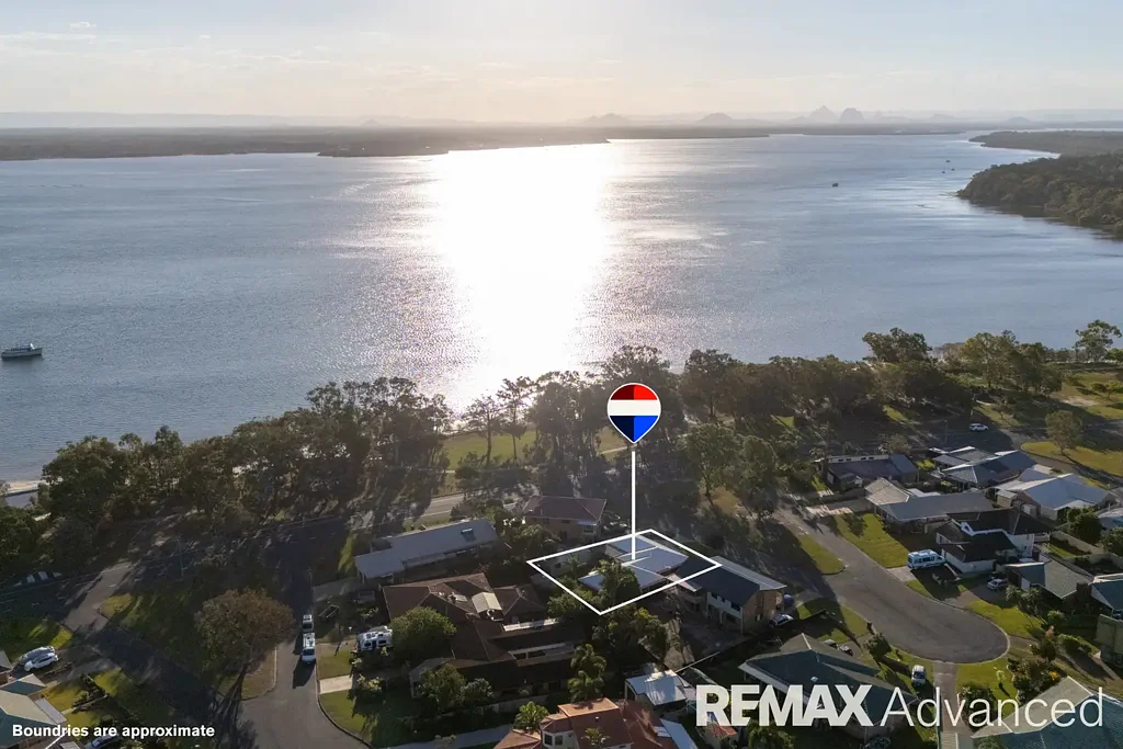 Banksia Beach 4બેડરૂમ Tucked Away in Walker Court, Where Space Meets the Banksia Beach Lifestyle