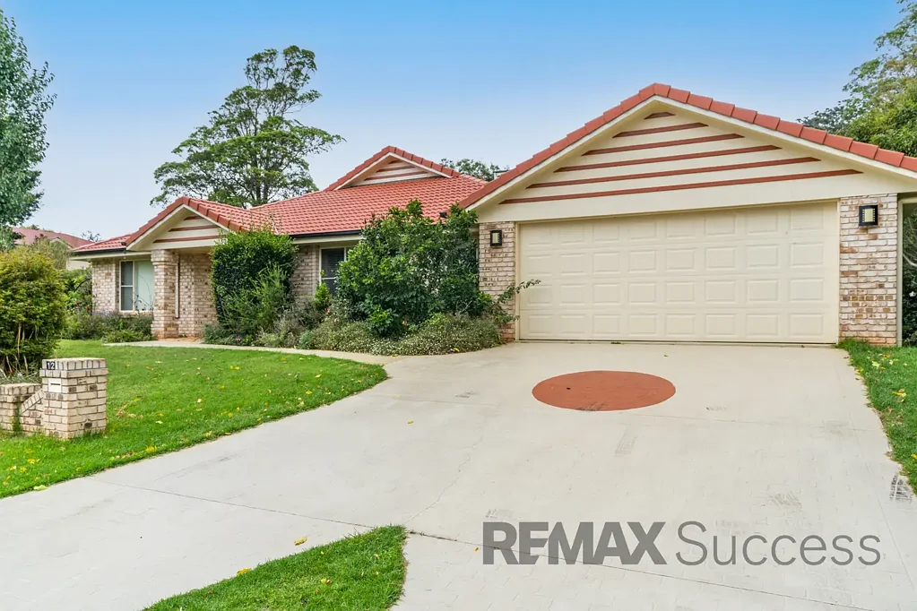 Spacious Family Living in a Peaceful Mount Lofty Pocket