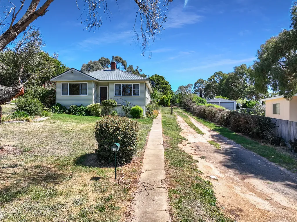 15 Chusan Street, Bombala, NSW 2632