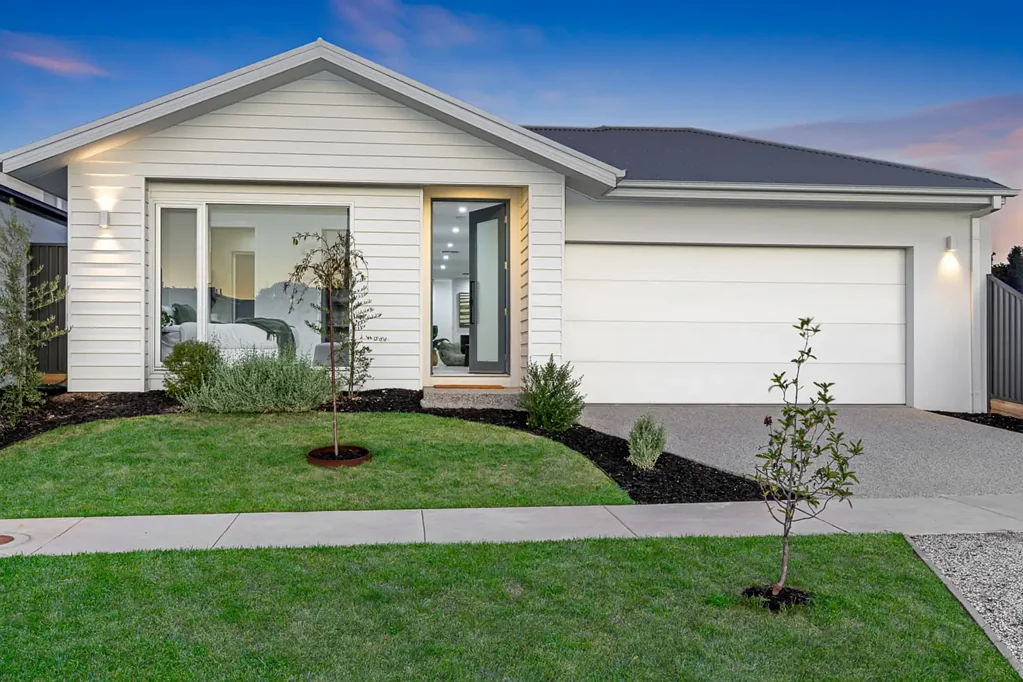 Ballarat East 4房  Stunning Near-New Hudson Ridge Home – Modern Living with Low Maintenance and Style
