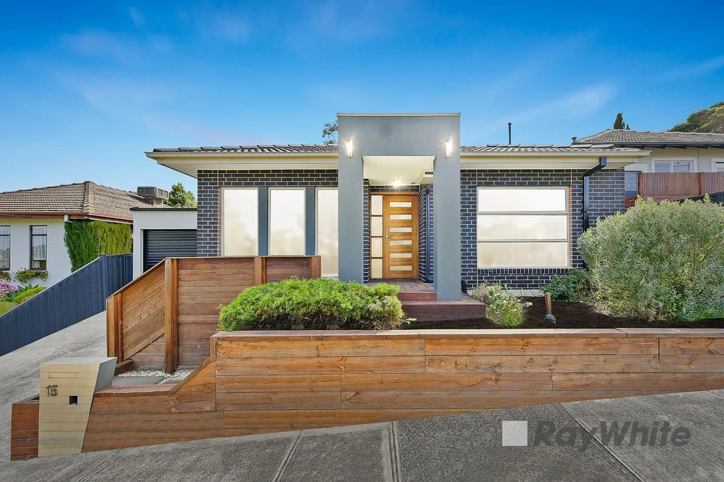 15 Laburnum Grove, Doveton, VIC 3177
