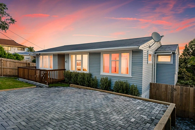 116 Carlisle Road, Browns Bay, North Shore City